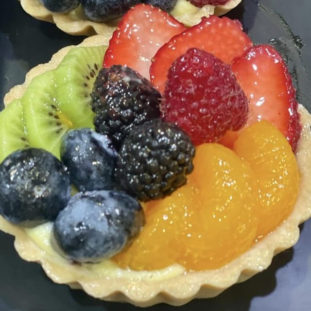 4" Fresh Fruit Bavarian Cream Tart.
